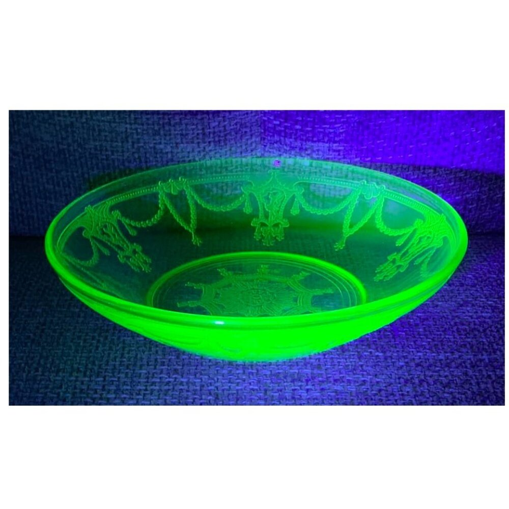 Vintage Hocking Glass Green Uranium Cameo Ballerina Bowl (7" across)